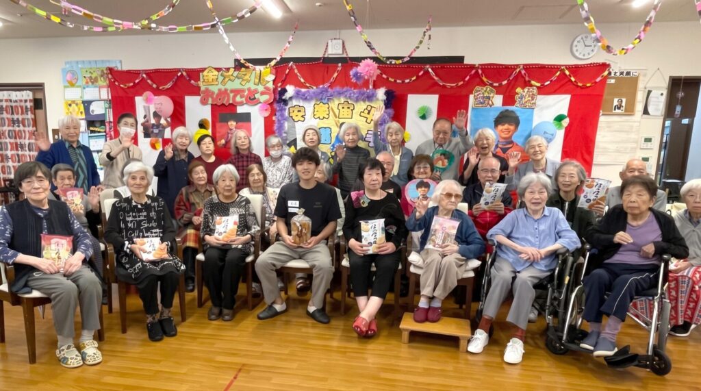 安楽宙斗選手「地域貢献訪問企画」を開催! 1 IMG_1172_集合写真k